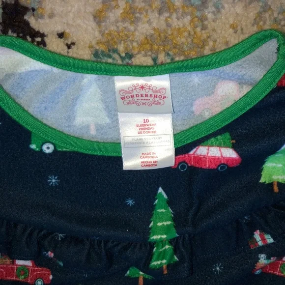 🧜🏼‍♀️3 for $15 item!🧜🏼‍♀️ Christmas nightgown - Picture 2 of 2